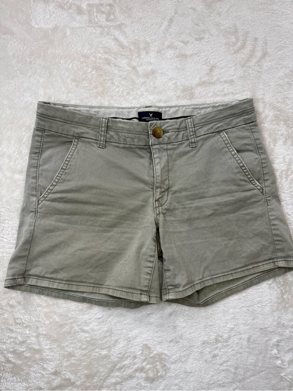 American Eagle Khaki Stretch Shorts Size 6 Mid Rise Cotton
